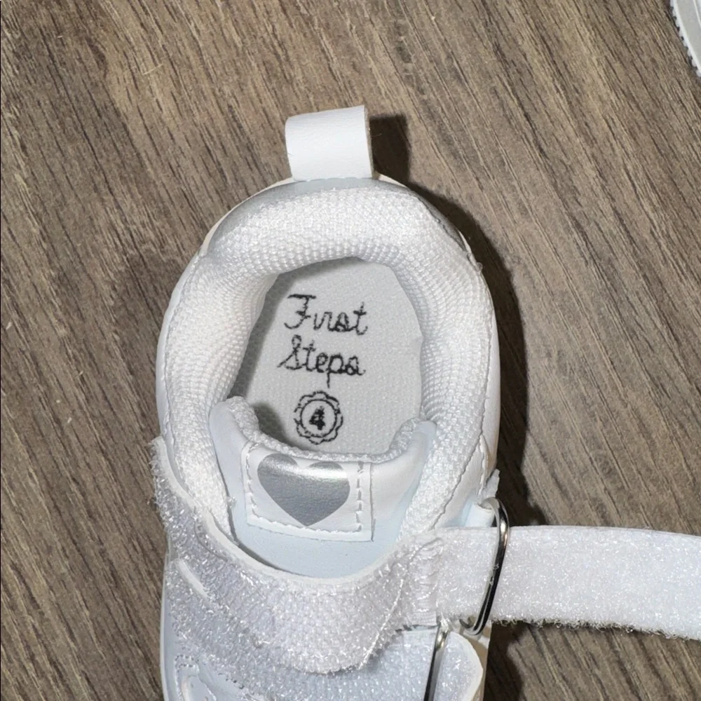 First Steps Baby girl Sneakers size‎ 4 with hook and loop Straps bright white